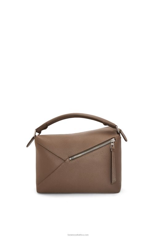 Loewe Men Puzzle Edge bag in grained calfskin 206XF541 Tundra