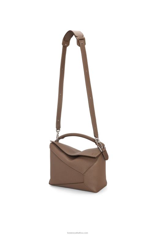 Loewe Men Puzzle Edge bag in grained calfskin 206XF541 Tundra