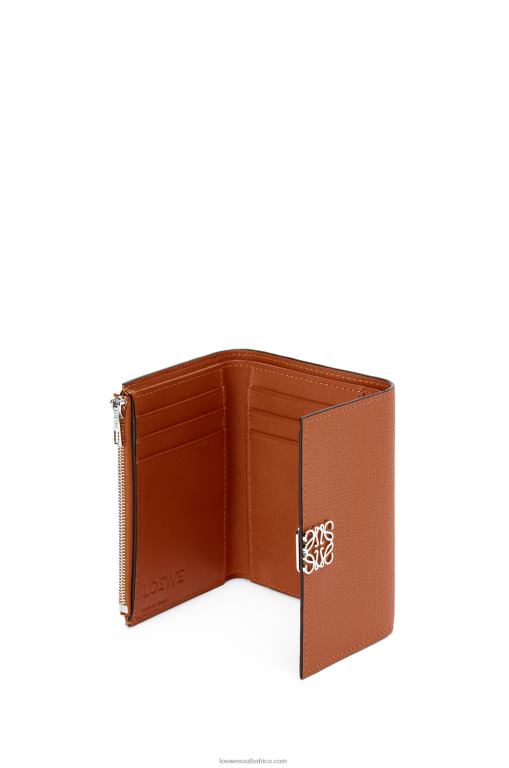 Loewe Women Anagram small vertical wallet in pebble grain calfskin 206XF1231 Tan