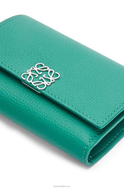 Loewe Women Anagram small vertical wallet in pebble grain calfskin 206XF1318 Emerald Green