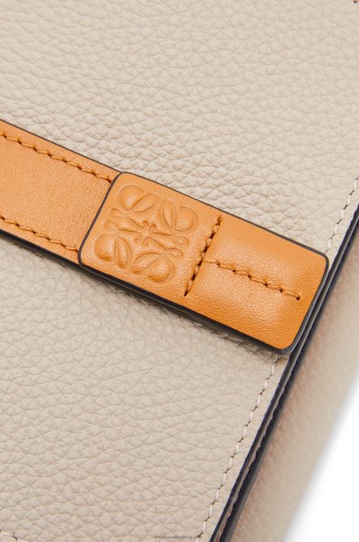 Loewe Women Trifold wallet in soft grained calfskin 206XF1219 Light Oat/Honey