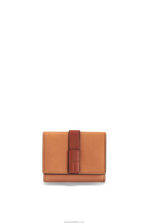 Loewe Women Trifold wallet in soft grained calfskin 206XF1316 Light Caramel/Pecan