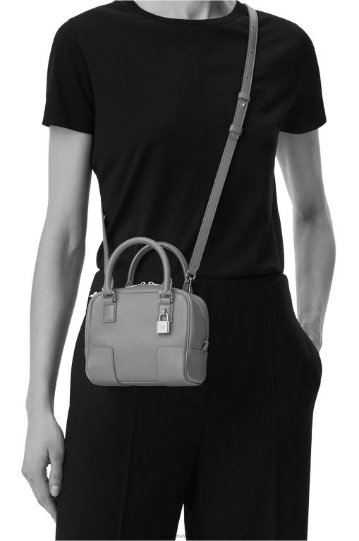 Loewe Women Amazona 16 Square bag in nappa calfskin 206XF140 Black