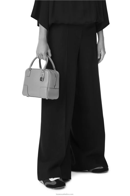 Loewe Women Amazona 19 square bag in nappa calfskin 206XF167 Warm Desert
