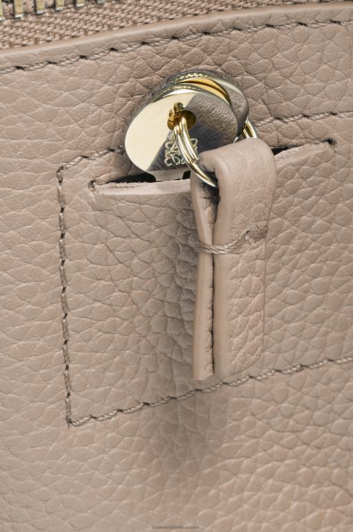 Loewe Women Amazona 23 bag in soft grained calfskin 206XF154 Sand