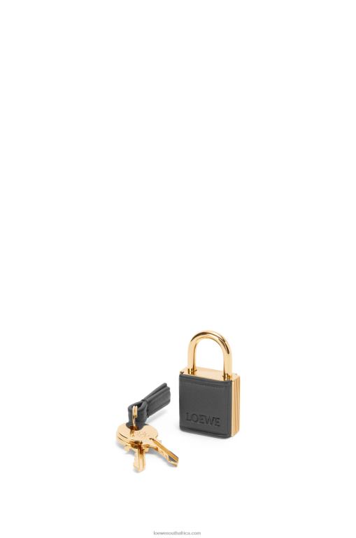 Loewe Women Amazona 28 bag in nappa calfskin 206XF141 Black