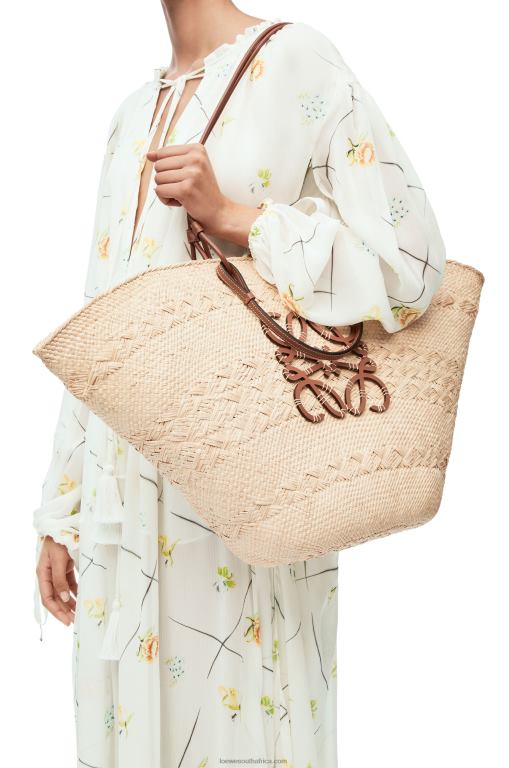 Loewe Women Large Anagram Basket bag in iraca palm and calfskin 206XF17 Natural/Tan