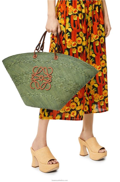 Loewe Women Large Anagram Basket bag in iraca palm and calfskin 206XF65 Green/Tan