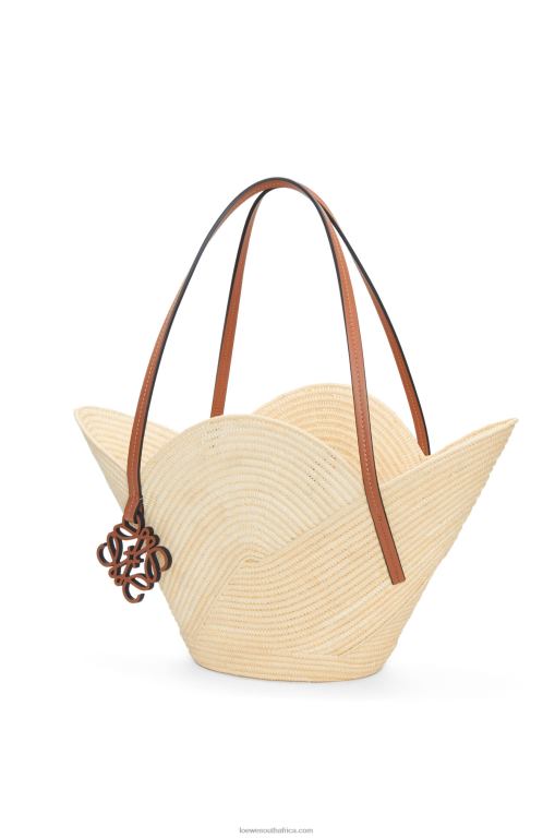 Loewe Women Petal basket bag in raffia and calfskin 206XF61 Natural/Tan