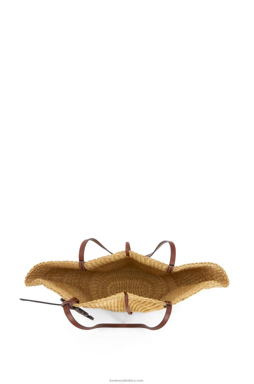 Loewe Women Small Shell Basket bag in elephant grass and calfskin 206XF62 Natural/Pecan