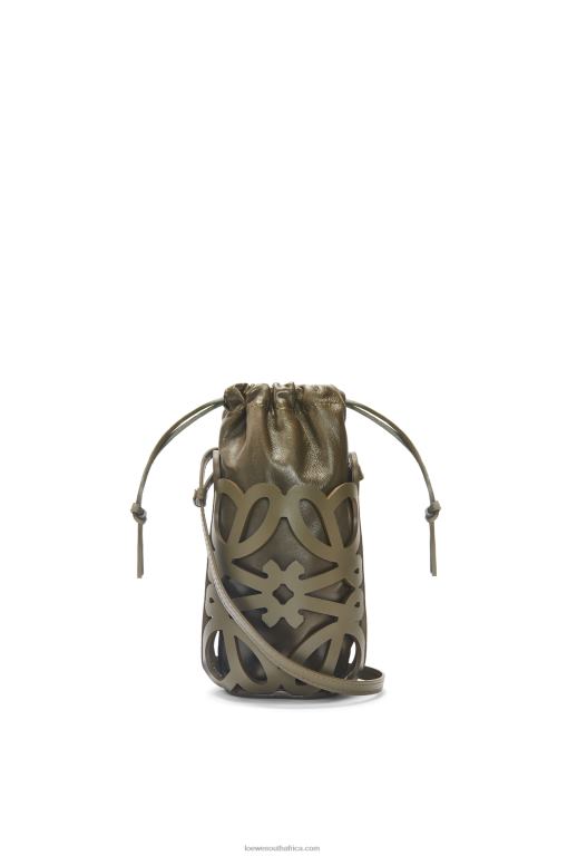 Loewe Women Anagram cut-out pocket in classic calfskin and nappa 206XF551 Tea Dust Glaze