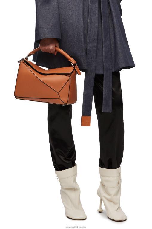Loewe Women Puzzle bag in classic calfskin 206XF487 Tan