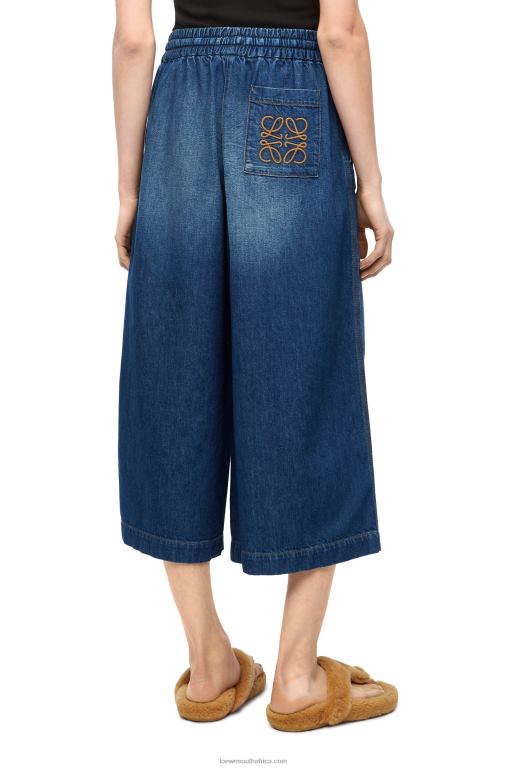 Loewe Women Cropped trousers in denim 206XF1194 Washed Denim