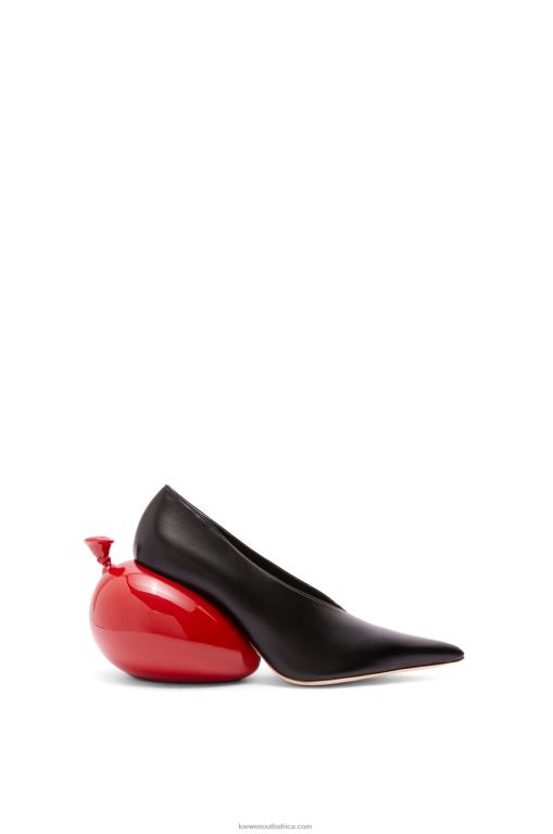 Loewe Women Balloon pump in calfskin 206XF762 Black/Red