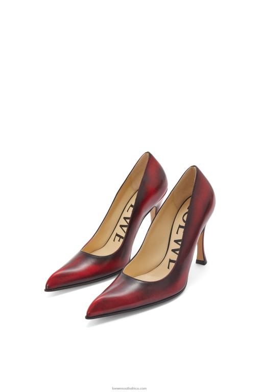 Loewe Women Comic classic pump in calfskin 206XF750 Anthurium Red/Black