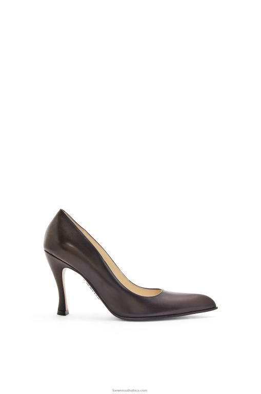 Loewe Women Comic classic pump in calfskin 206XF751 Shitake/Black