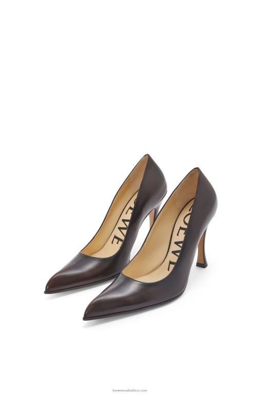 Loewe Women Comic classic pump in calfskin 206XF751 Shitake/Black