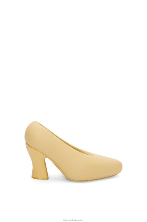 Loewe Women Comic foam pump in light foam rubber 206XF732 Oat Milk