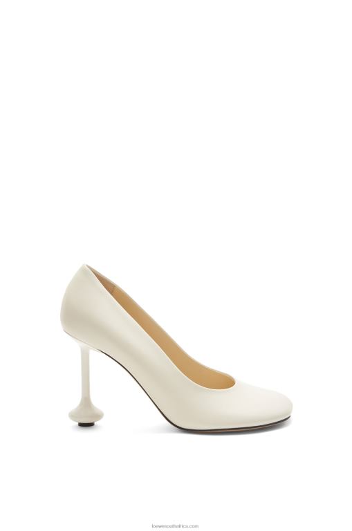 Loewe Women Toy pump in goatskin 206XF729 White