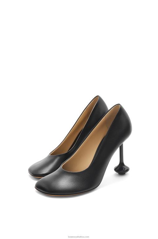 Loewe Women Toy pump in goatskin 206XF731 Black