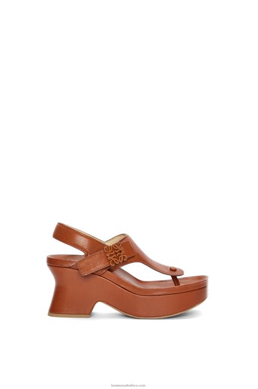 Loewe Women Ease flatform in lambskin 206XF682 Tan