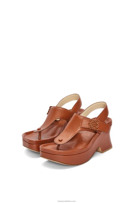 Loewe Women Ease flatform in lambskin 206XF682 Tan