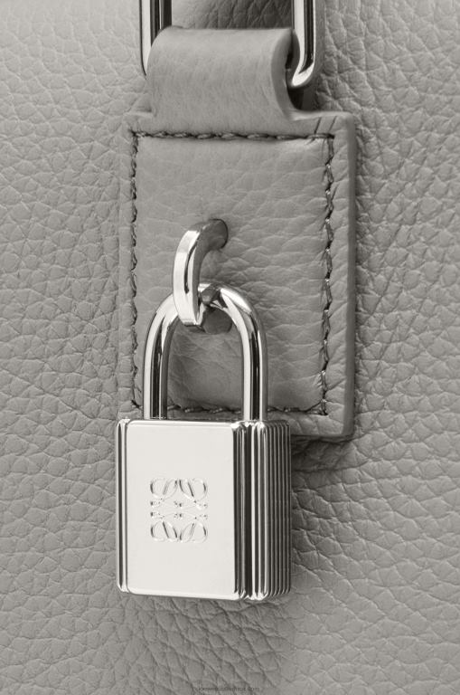 Loewe Women Amazona 23 bag in soft grained calfskin 206XF133 Pearl Grey - Image 8