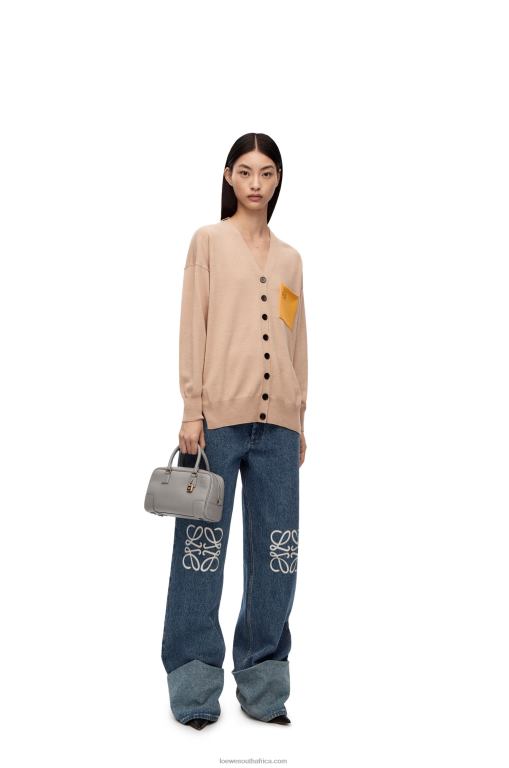Loewe Women Amazona 28 bag in soft grained calfskin 206XF134 Pearl Grey - Image 3