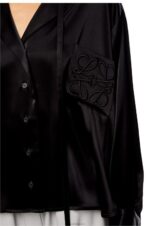 Loewe Women Anagram embroidered pyjama blouse in satin 206XF953 Black - Image 4