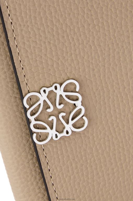Loewe Women Anagram small vertical wallet in pebble grain calfskin 206XF1216 Sand - Image 5