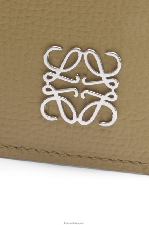 Loewe Women Anagram square cardholder in pebble grain calfskin with chain 206XF1367 Artichoke Green - Image 5