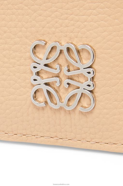Loewe Women Anagram square cardholder in pebble grain calfskin with chain 206XF1368 Nude - Image 5