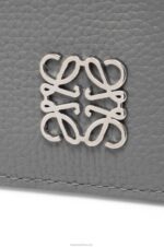Loewe Women Anagram square cardholder in pebble grain calfskin with chain 206XF1384 Asphalt Grey - Image 5