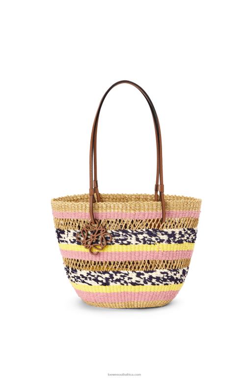 loewe_women_basket_tote_in_elephant_grass_and_calfskin_206xf94_natural_pink_tulip.jpg Loewe Women Basket Tote in elephant grass and calfskin 206XF94 Natural/Pink Tulip - Image 1