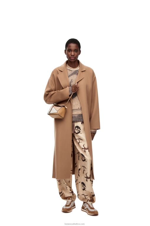 Loewe Women Mini Puzzle bag in classic calfskin 206XF233 Dusty Beige/Soft White - Image 8