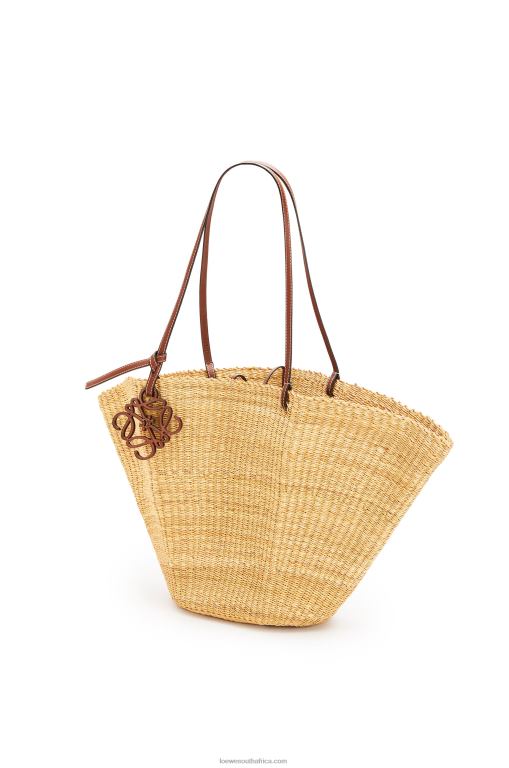 Loewe Women Shell Basket bag in elephant grass and calfskin 206XF63 Natural/Pecan - Image 2