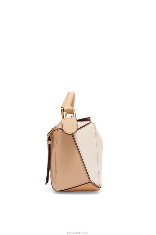 Loewe Women Small Puzzle bag in classic calfskin 206XF396 Dusty Beige/Soft White - Image 4