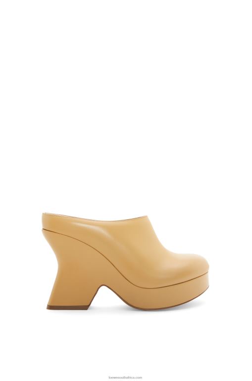 loewe_women_terra_wedge_clog_in_calfskin_206xf745_medium_concealer.jpg Loewe Women Terra wedge clog in calfskin 206XF745 Medium Concealer - Image 1