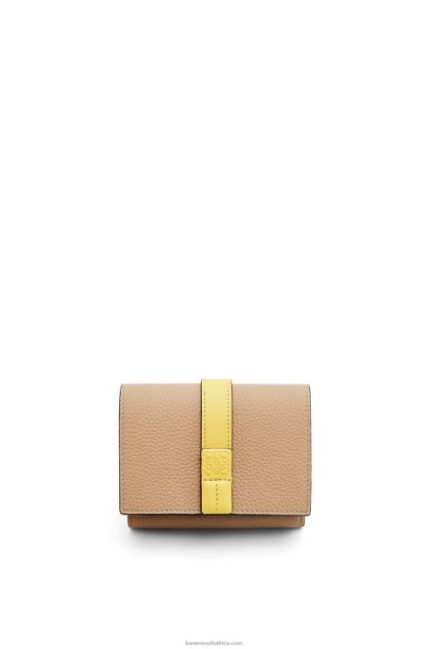 Loewe Women Trifold wallet in soft grained calfskin 206XF1285 Butter/Pale Lemon